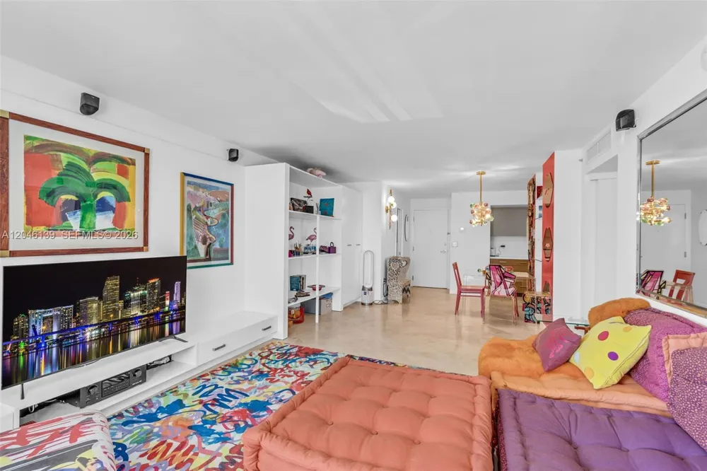 6917 Collins Ave #404 Miami Beach, FL 33141