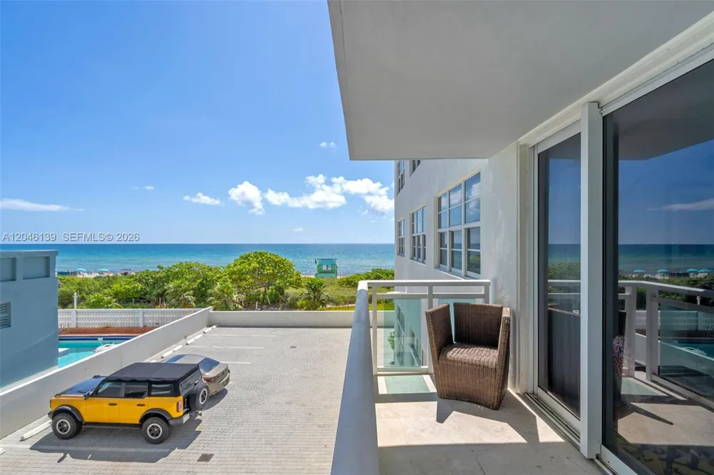 6917 Collins Ave #404 Miami Beach, FL 33141