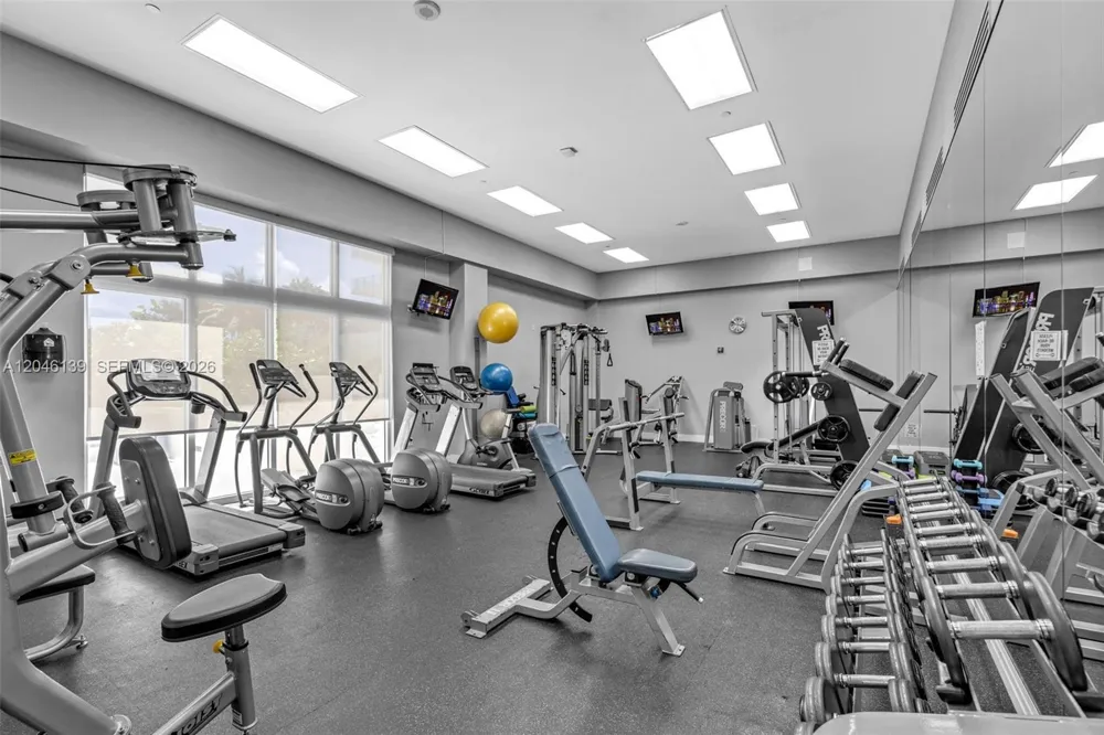 6917 Collins Ave #404 Miami Beach, FL 33141