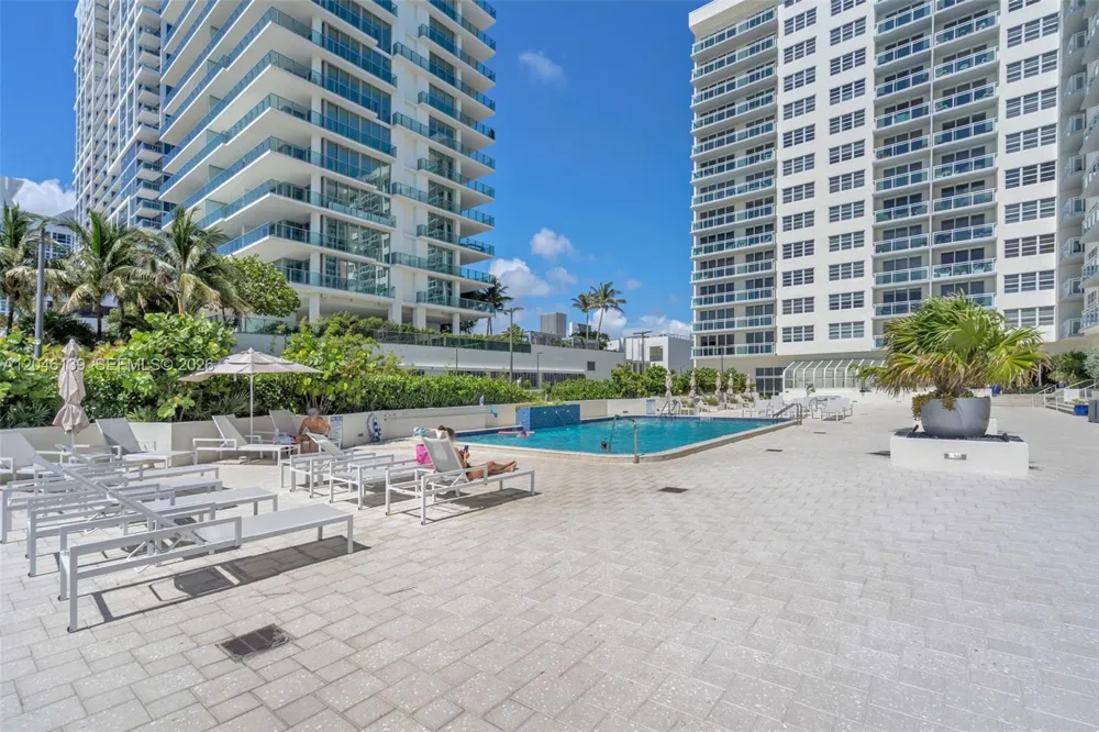 6917 Collins Ave #404 Miami Beach, FL 33141