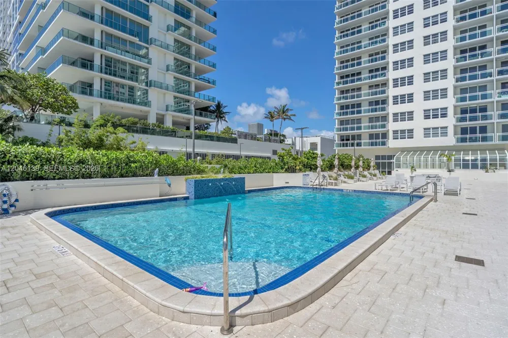 6917 Collins Ave #404 Miami Beach, FL 33141