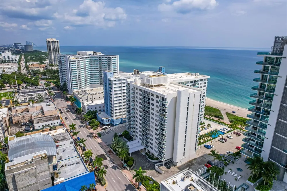 6917 Collins Ave #404 Miami Beach, FL 33141