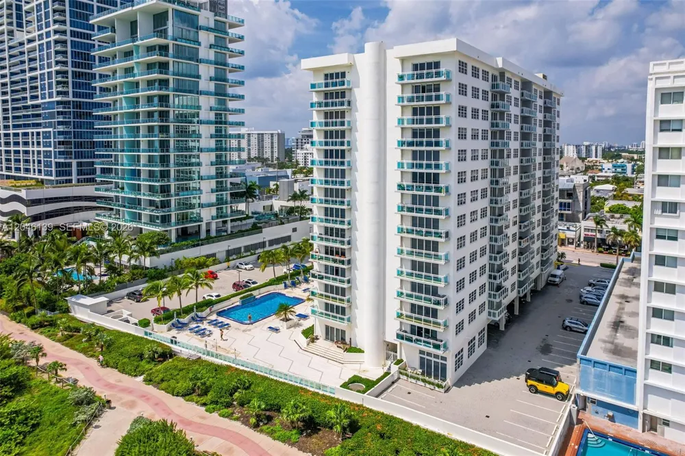 6917 Collins Ave #404 Miami Beach, FL 33141