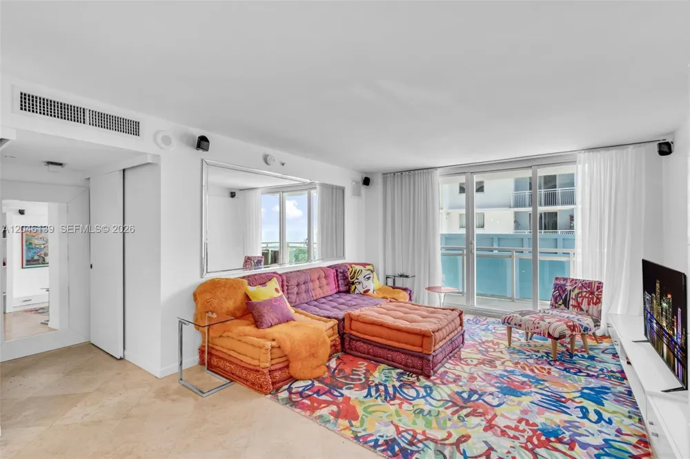 6917 Collins Ave #404 Miami Beach, FL 33141