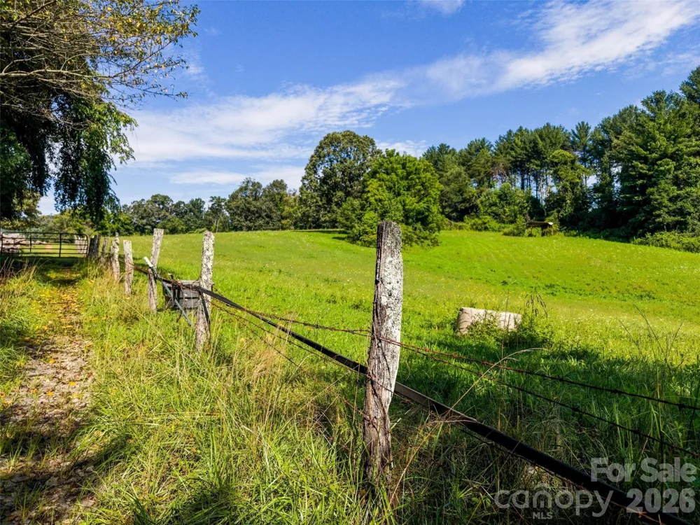 99999 Farm Hills Lane Fletcher, NC 28732