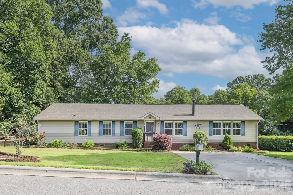 2171 Brantley Creek Drive Kannapolis, NC 28083