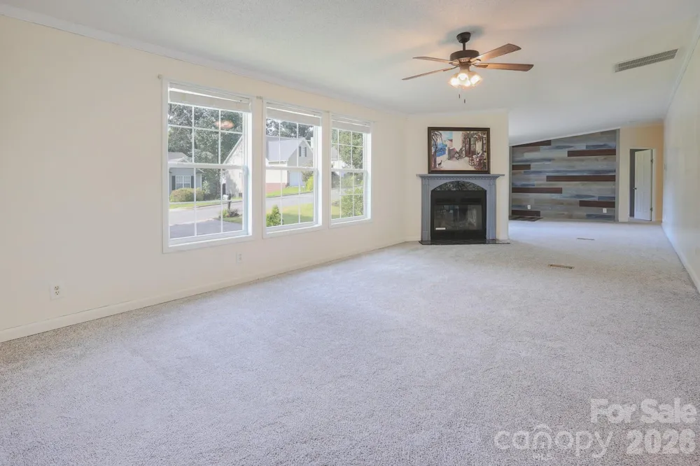 2171 Brantley Creek Drive Kannapolis, NC 28083