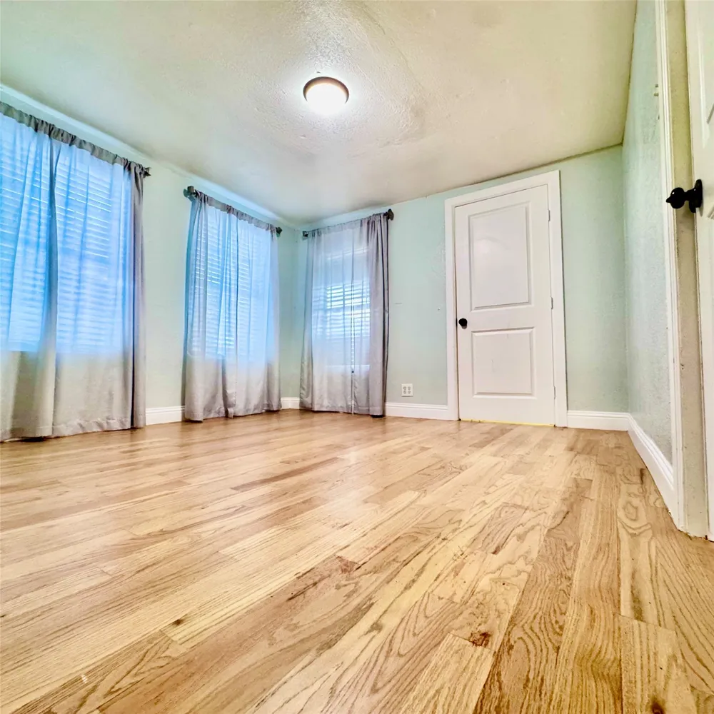 1912 Hurley Avenue Fort Worth, TX 76110