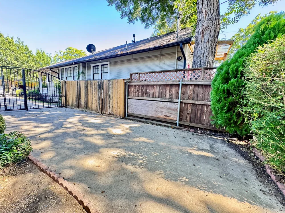 1912 Hurley Avenue Fort Worth, TX 76110