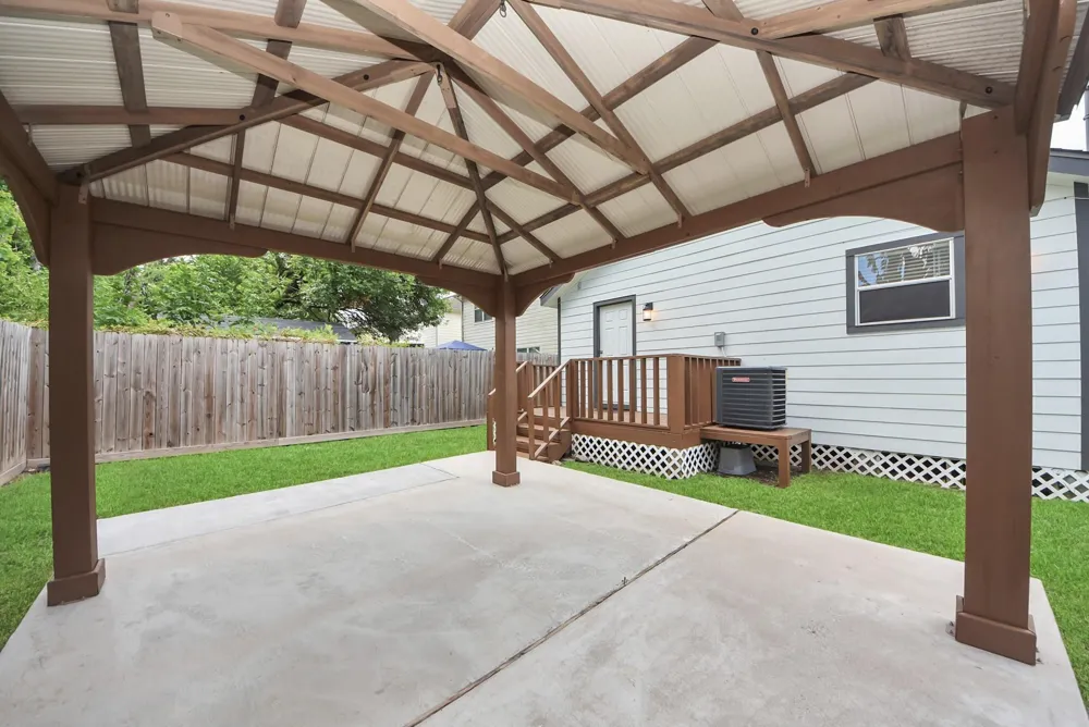 821 E 36th Street Houston, TX 77022