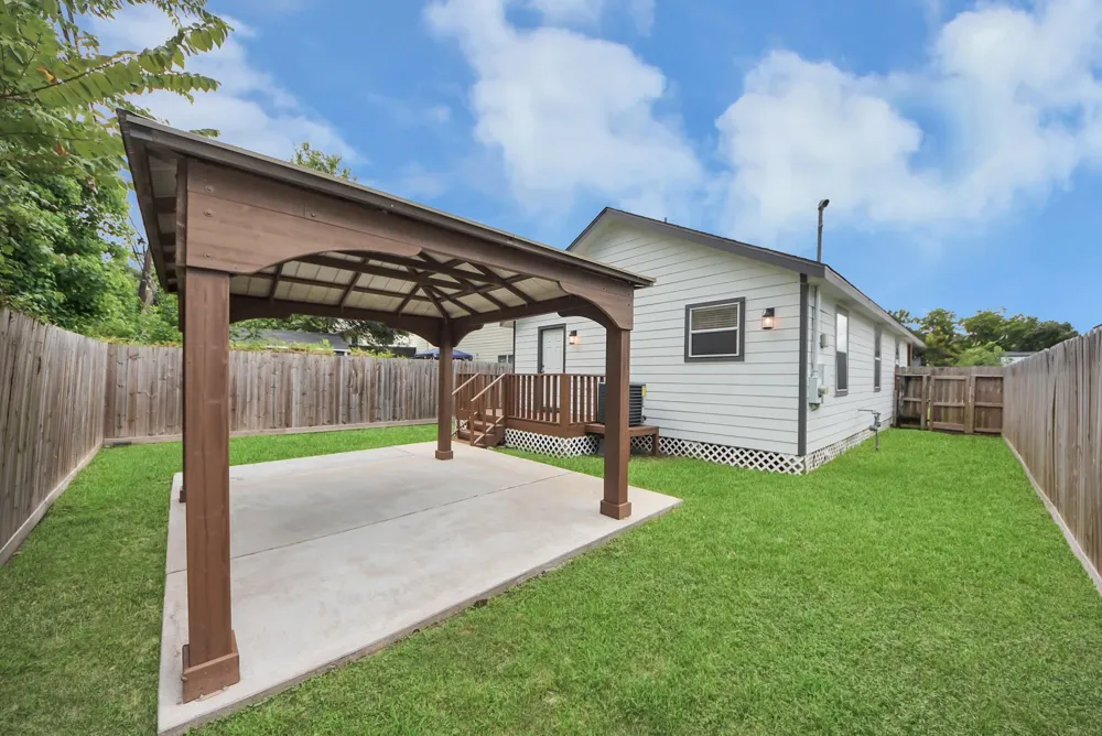 821 E 36th Street Houston, TX 77022