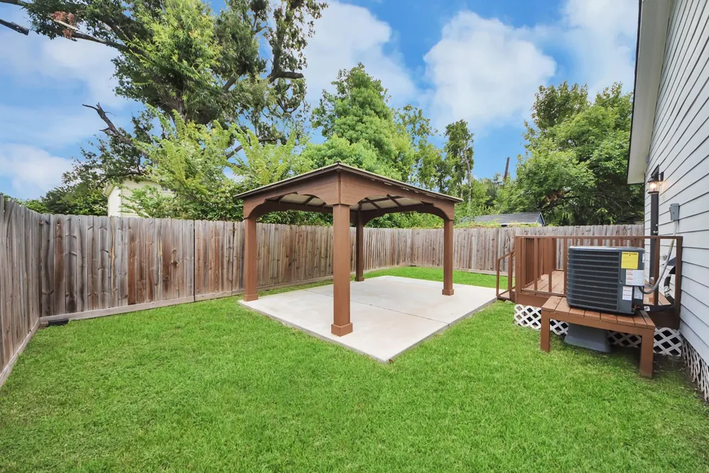 821 E 36th Street Houston, TX 77022