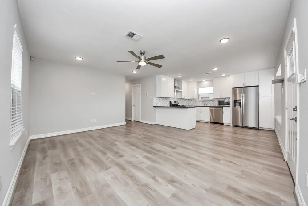 821 E 36th Street Houston, TX 77022