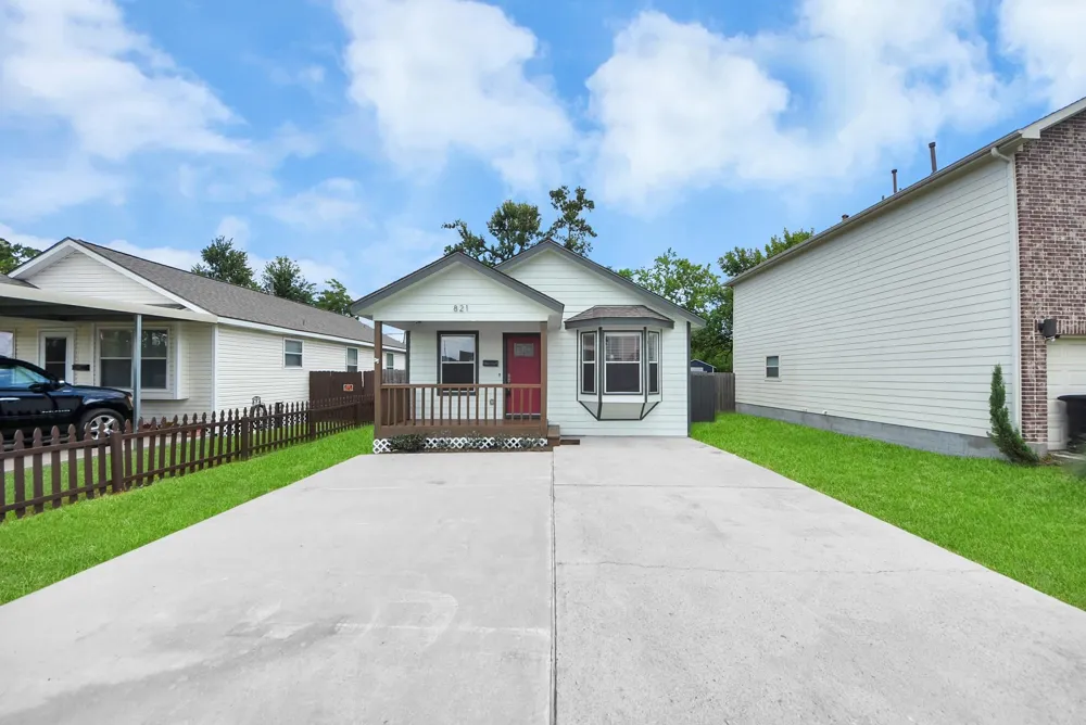 821 E 36th Street Houston, TX 77022