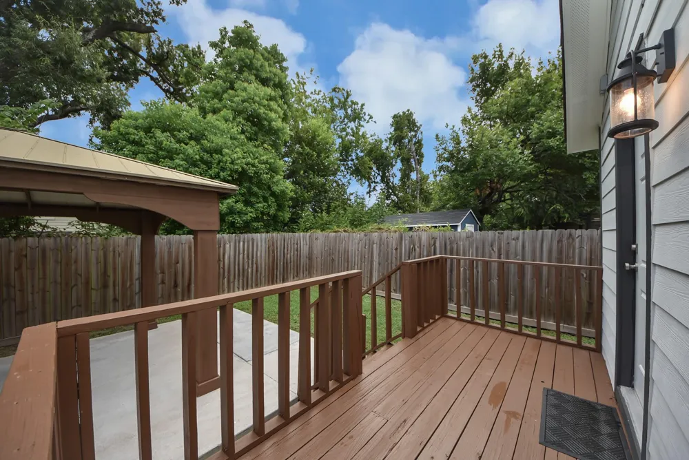 821 E 36th Street Houston, TX 77022