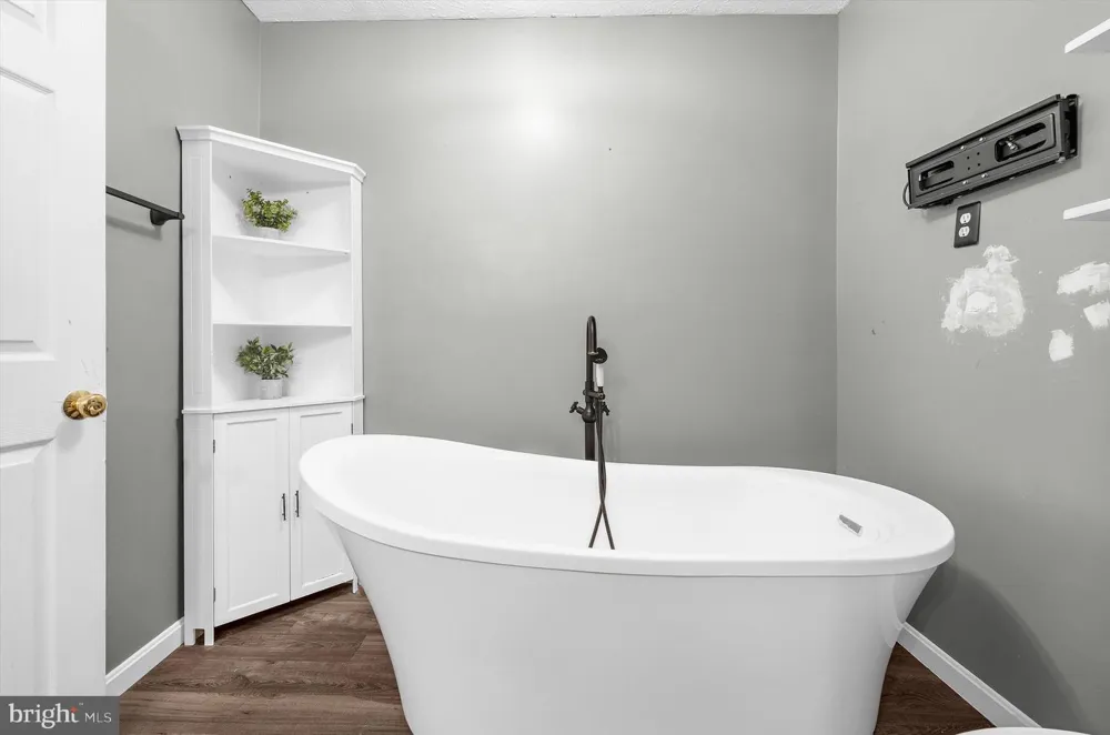 1718 SEVERN ROAD Severn, MD 21144
