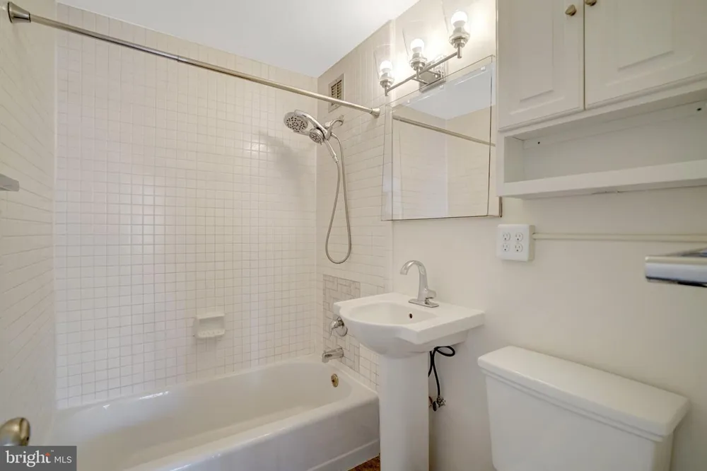 1021 ARLINGTON BOULEVARD #818 Arlington, VA 22209
