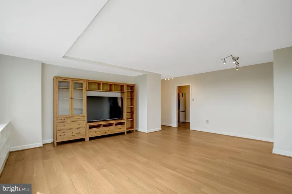 1021 ARLINGTON BOULEVARD #818 Arlington, VA 22209