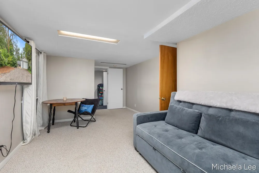 46514 Meadow Lane Lawrence, MI 49064
