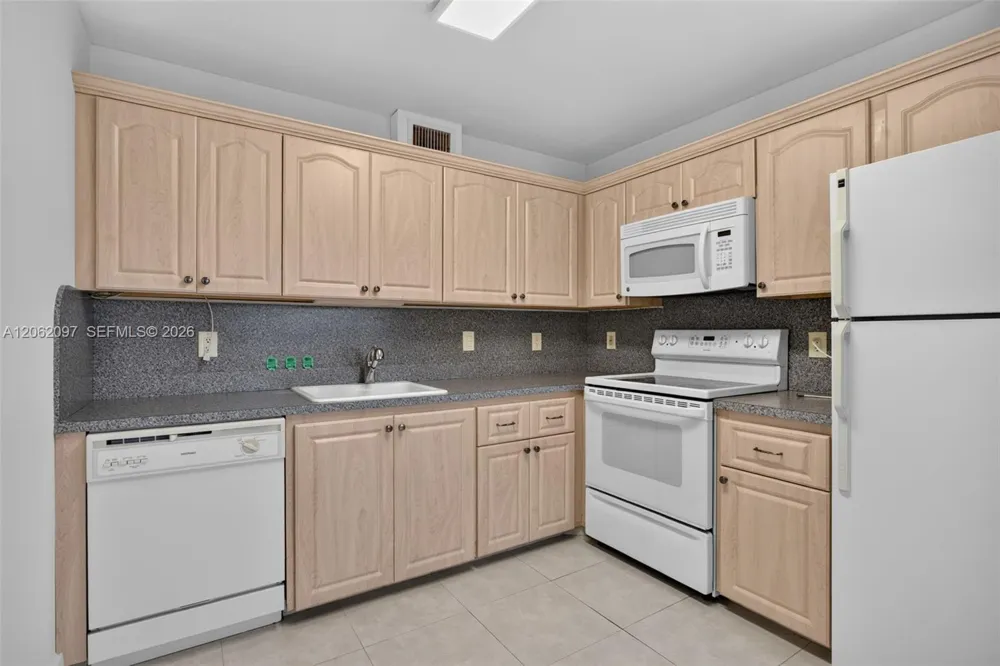 1903 Bermuda Cir #D2 Coconut Creek, FL 33066