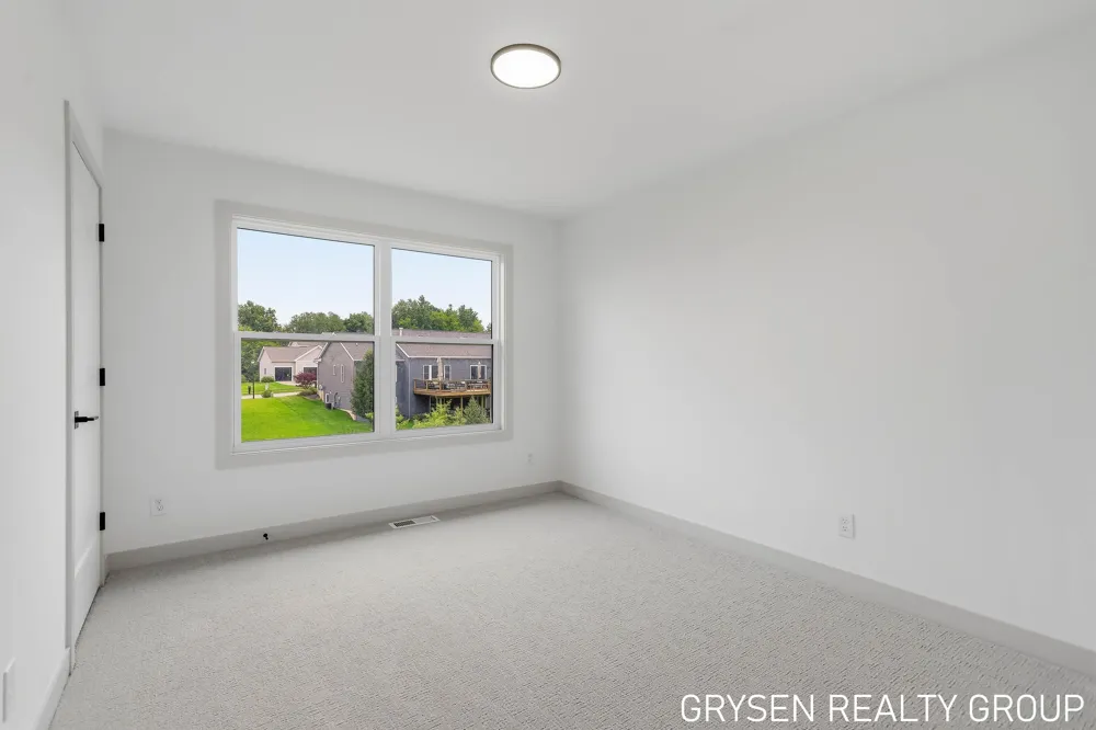 1839 Stratford Lane NW Walker City, MI 49534