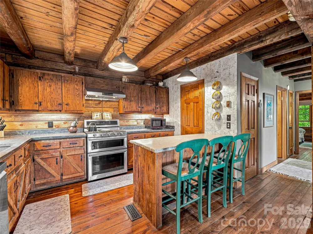 267 Trillium Lane Burnsville, NC 28714