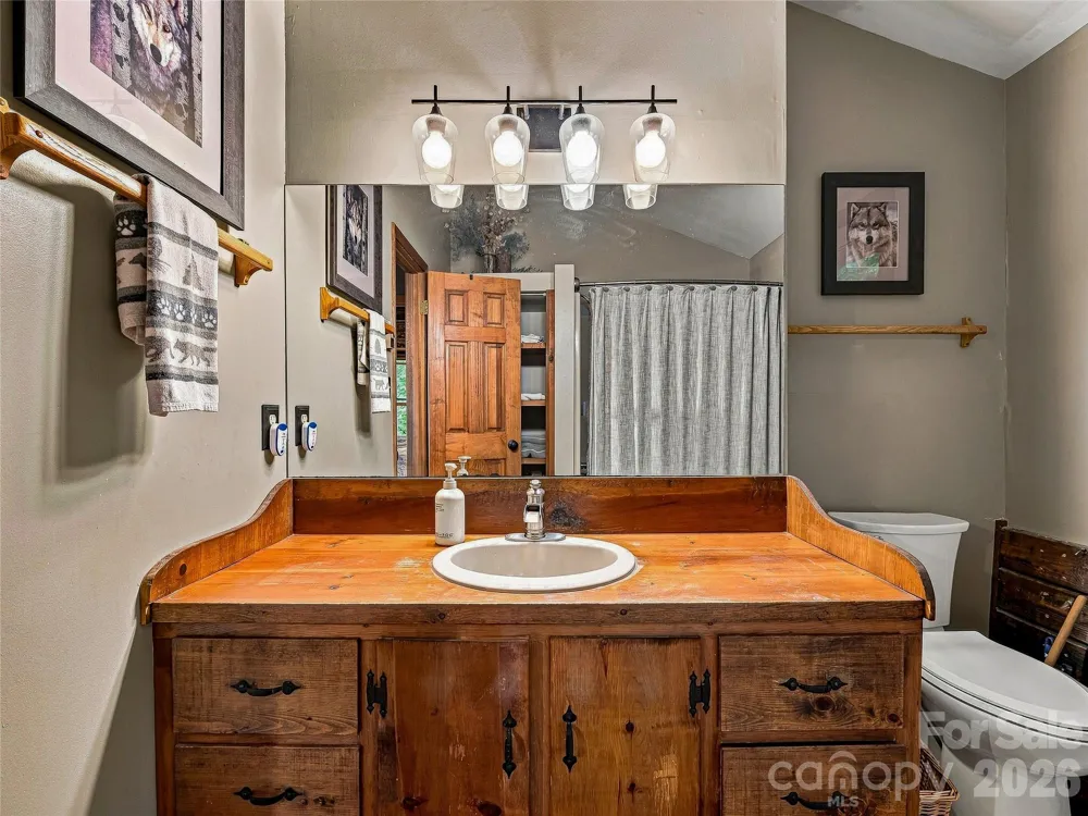 267 Trillium Lane Burnsville, NC 28714