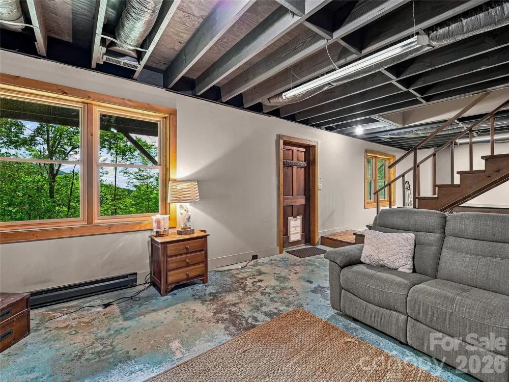 267 Trillium Lane Burnsville, NC 28714