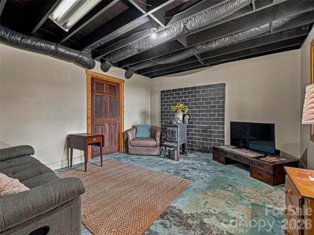 267 Trillium Lane Burnsville, NC 28714