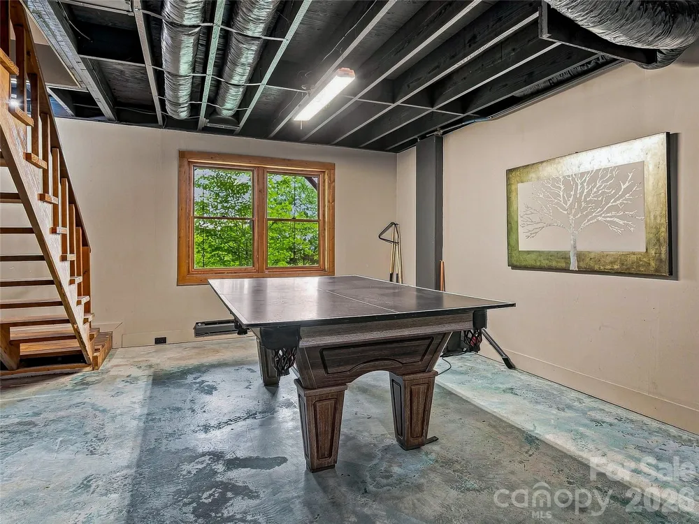 267 Trillium Lane Burnsville, NC 28714