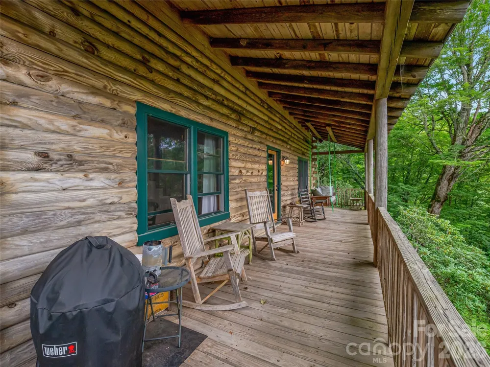 267 Trillium Lane Burnsville, NC 28714