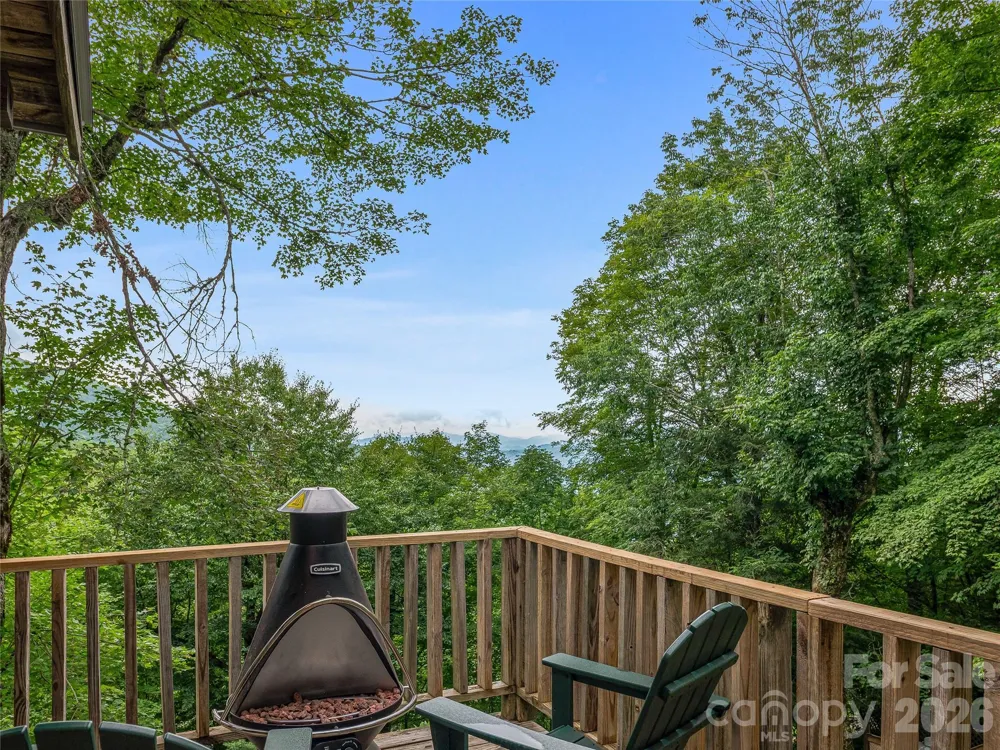 267 Trillium Lane Burnsville, NC 28714