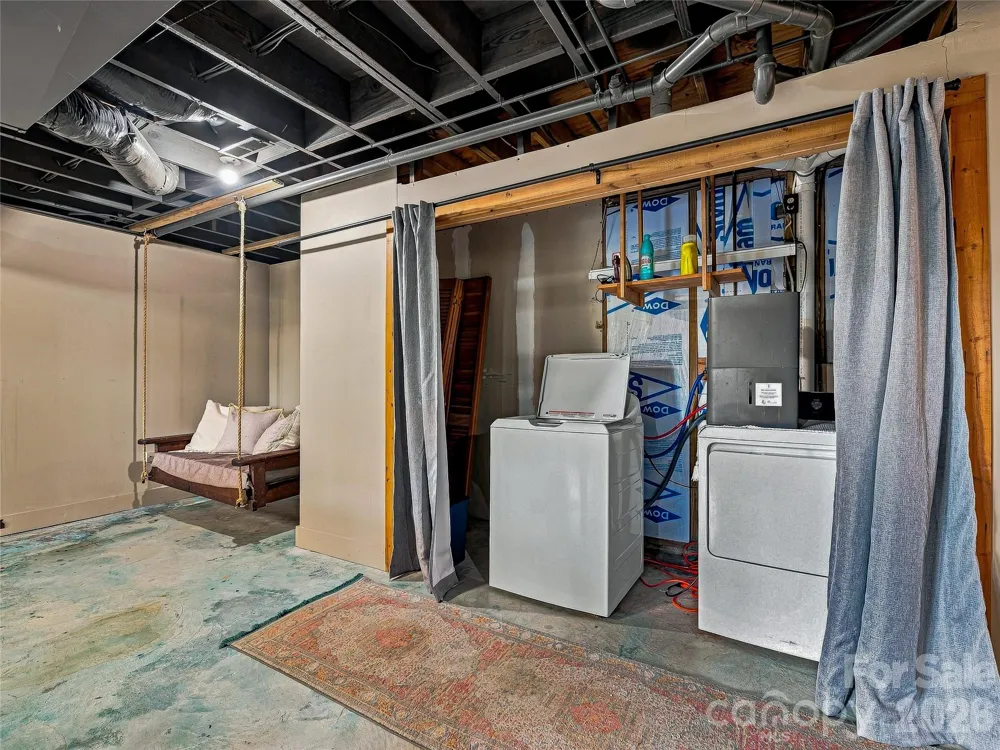 267 Trillium Lane Burnsville, NC 28714