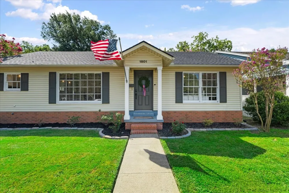 1801 Woodlawn Avenue Corsicana, TX 75110