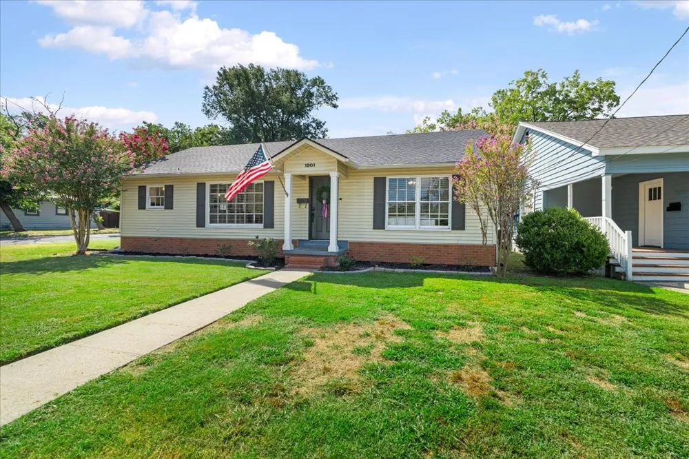 1801 Woodlawn Avenue Corsicana, TX 75110