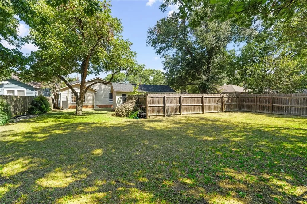 1801 Woodlawn Avenue Corsicana, TX 75110