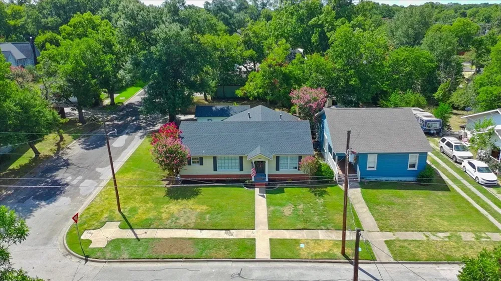 1801 Woodlawn Avenue Corsicana, TX 75110