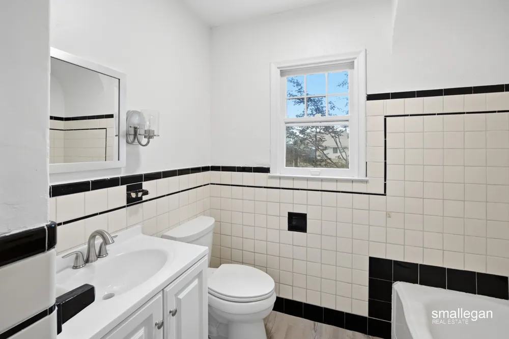 958 Ada Avenue Muskegon, MI 49442