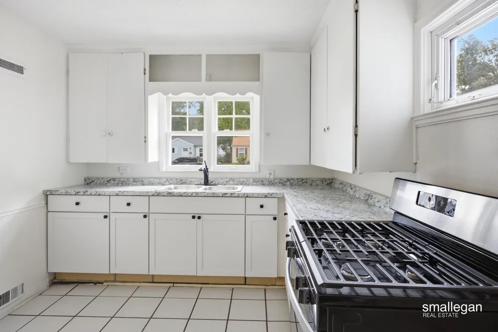 958 Ada Avenue Muskegon, MI 49442