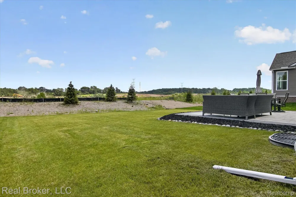 2344 Provencal Drive Commerce Charter Township, MI 48382