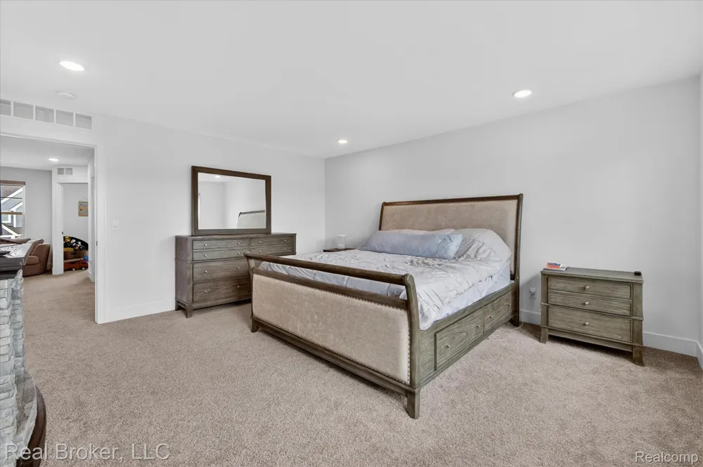 2344 Provencal Drive Commerce Charter Township, MI 48382