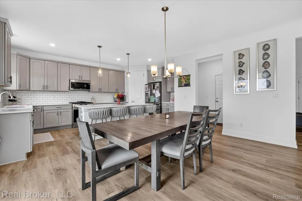 2344 Provencal Drive Commerce Charter Township, MI 48382