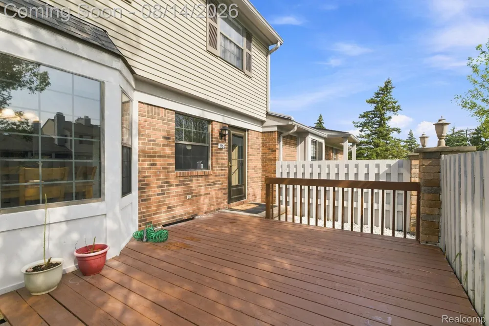2101 E Vine Way Drive #93 Canton Charter Township, MI 48188
