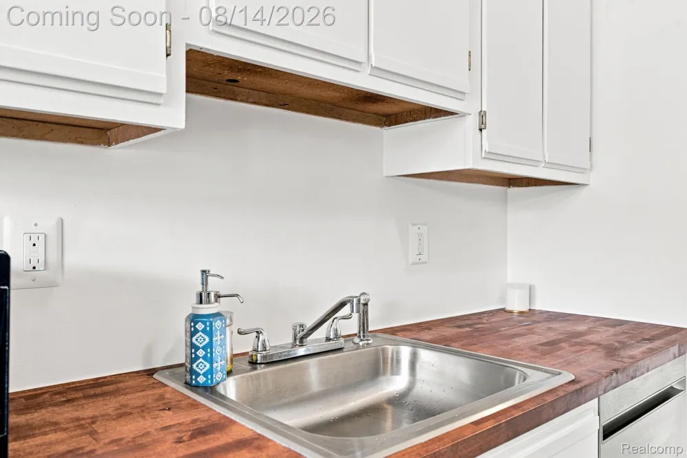 2101 E Vine Way Drive #93 Canton Charter Township, MI 48188