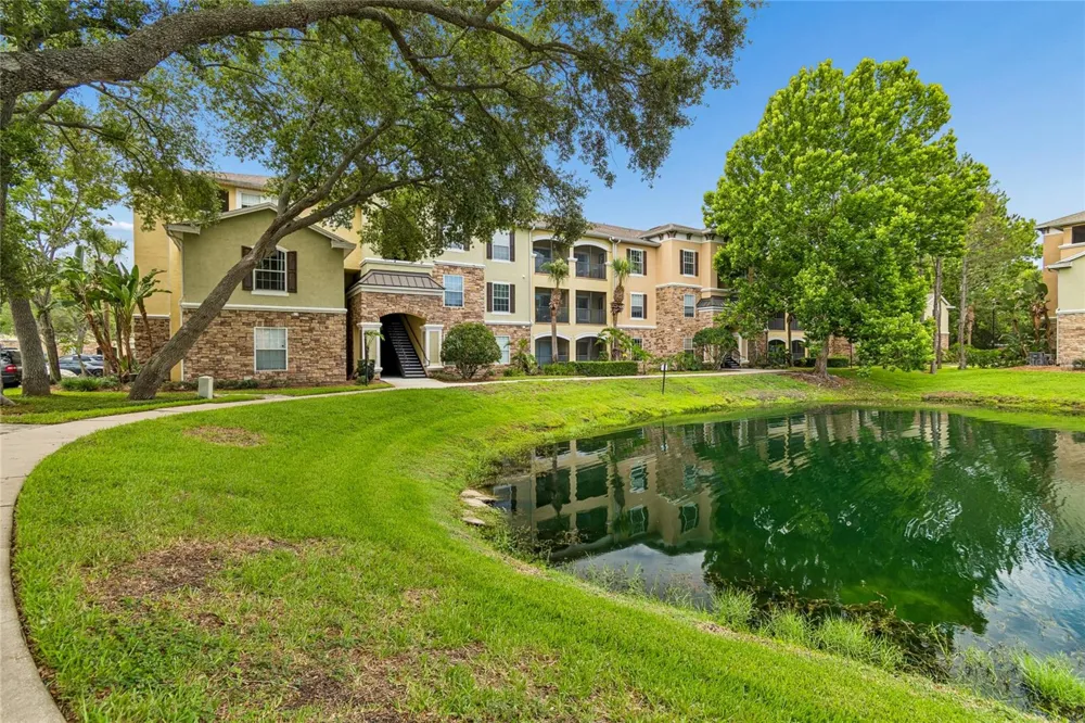 10203 COURTNEY PALMS BOULEVARD #103 Tampa, FL 33619
