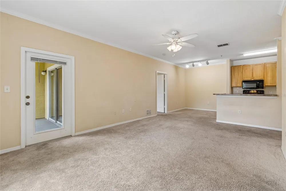 10203 COURTNEY PALMS BOULEVARD #103 Tampa, FL 33619
