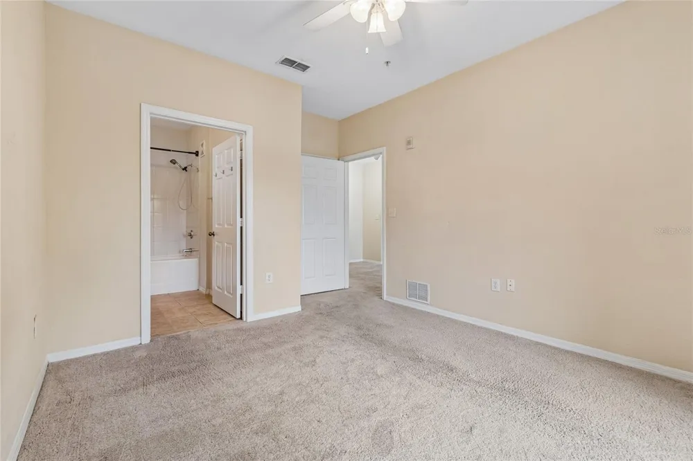 10203 COURTNEY PALMS BOULEVARD #103 Tampa, FL 33619