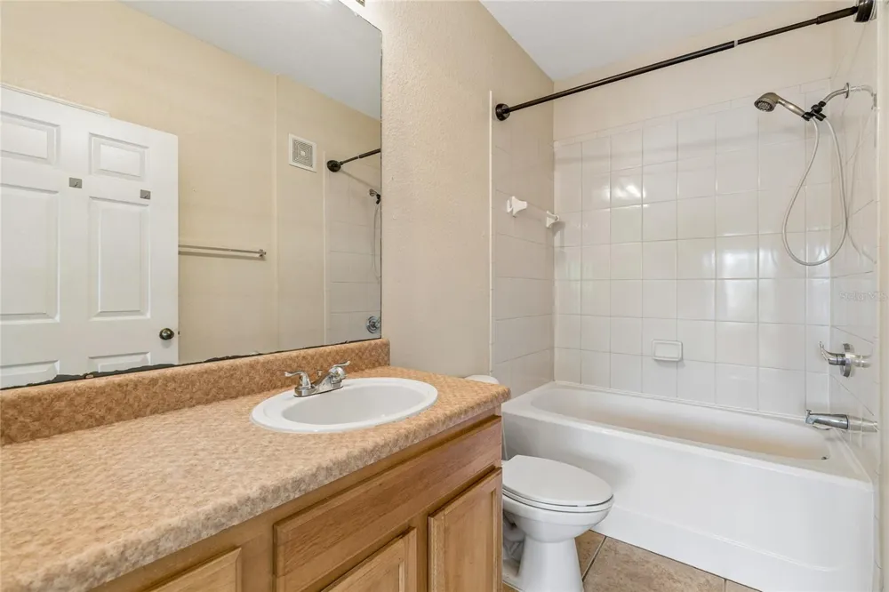 10203 COURTNEY PALMS BOULEVARD #103 Tampa, FL 33619