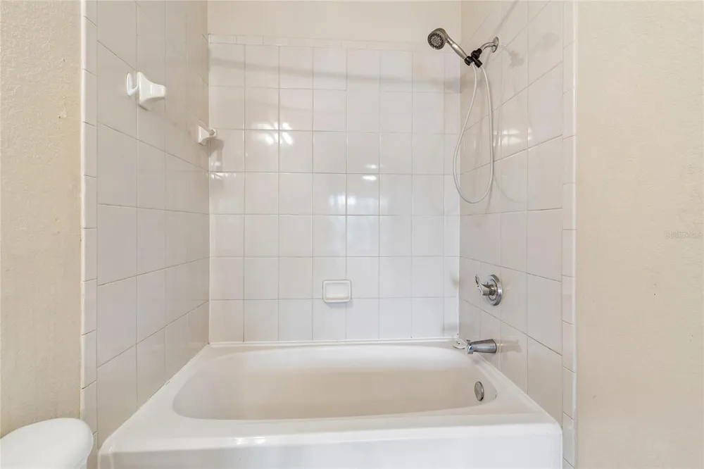 10203 COURTNEY PALMS BOULEVARD #103 Tampa, FL 33619