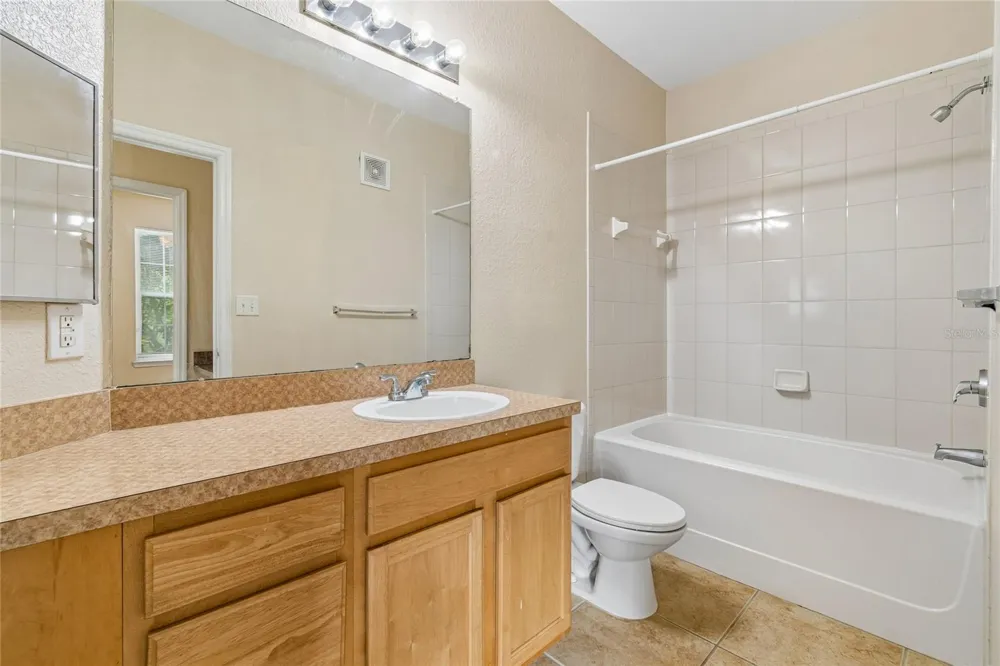 10203 COURTNEY PALMS BOULEVARD #103 Tampa, FL 33619